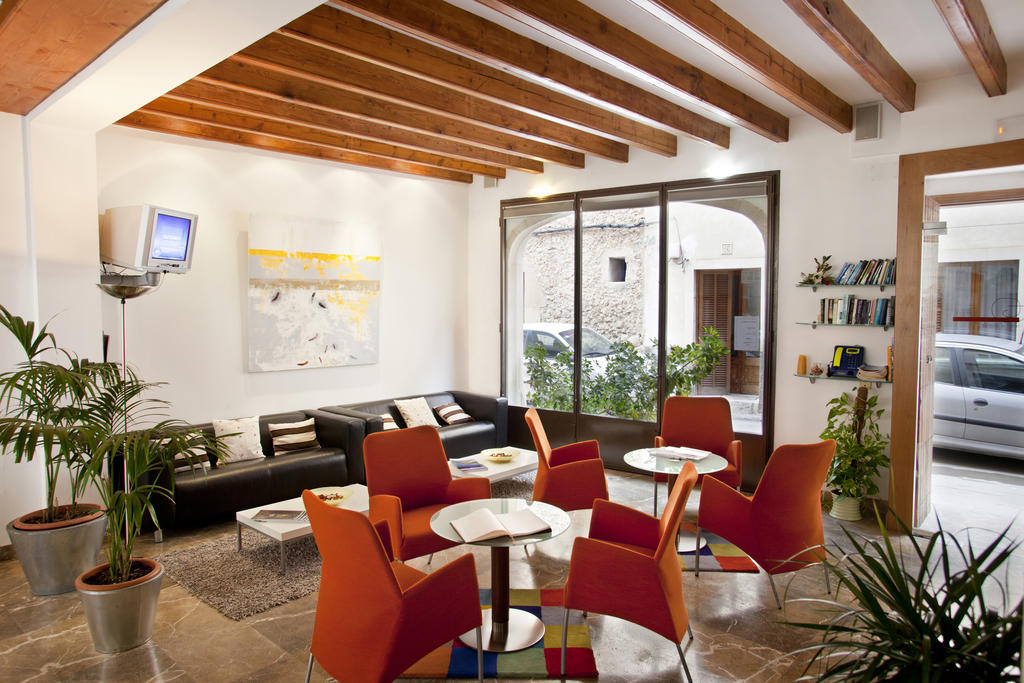 L'hostal - Turisme Interior 3*